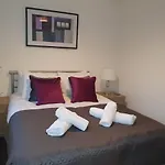 Comfortable And Welcoming Beatrix House By Cliftonvalley Apartments